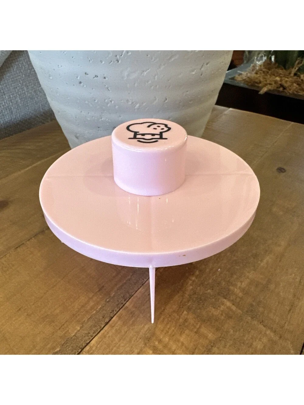 CRUMBL Cookie Cutter Pink With Logo Crumble Cookie Cutter Plastic 4 Slices